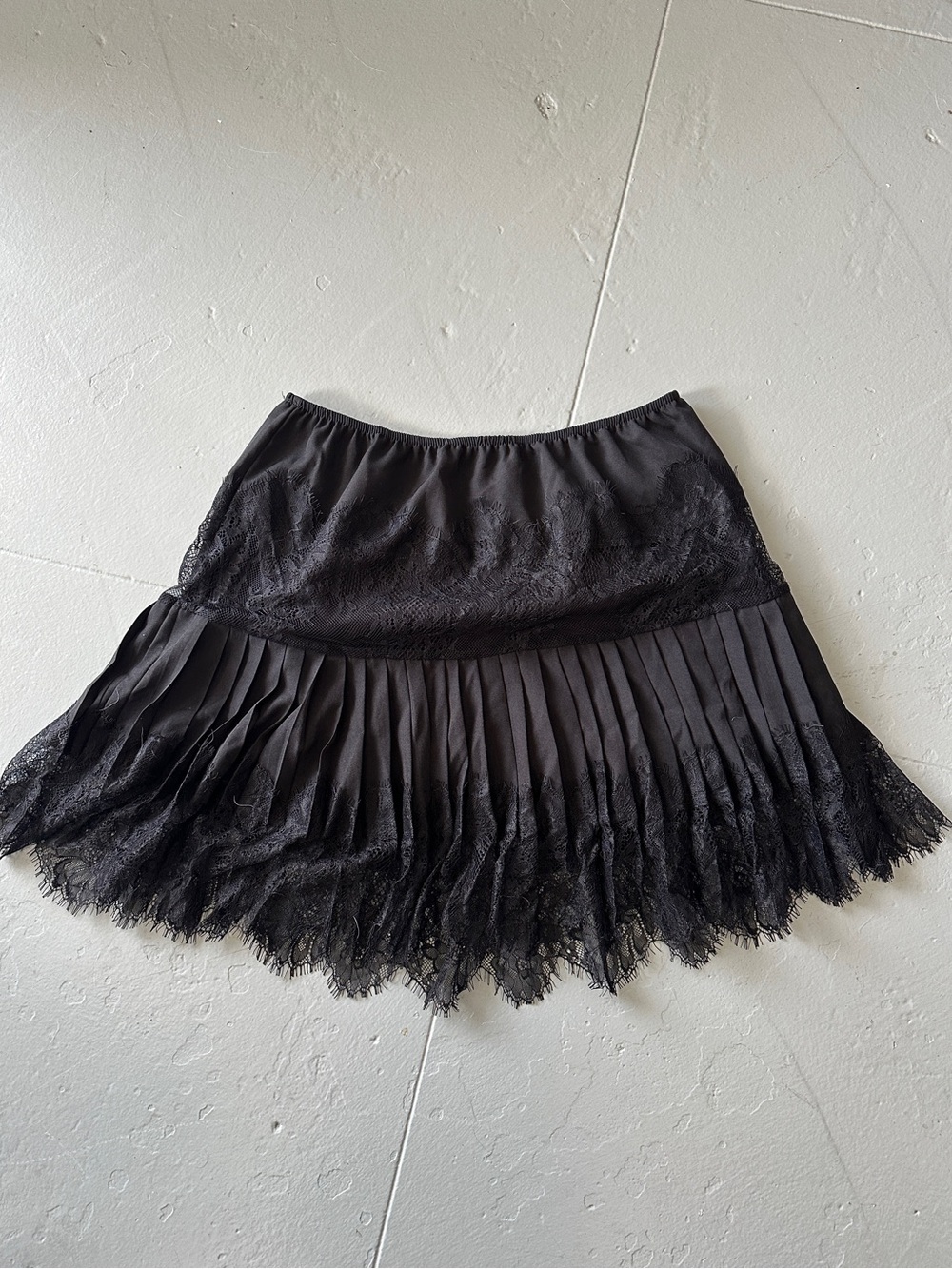 Black Lace Pleated Women’s slip Skirt